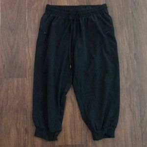 Champion Men’s Black Work Out Capri Pants size M